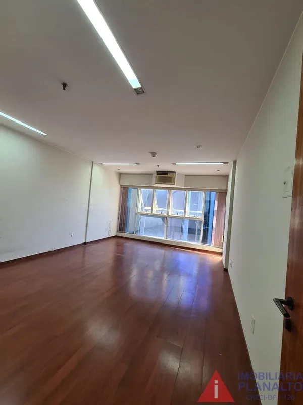 SALA COMERCIAL PARA LOCAÇÃO - ASA SUL, BRASÍLIA/DFExcelente sala comercial de 50...