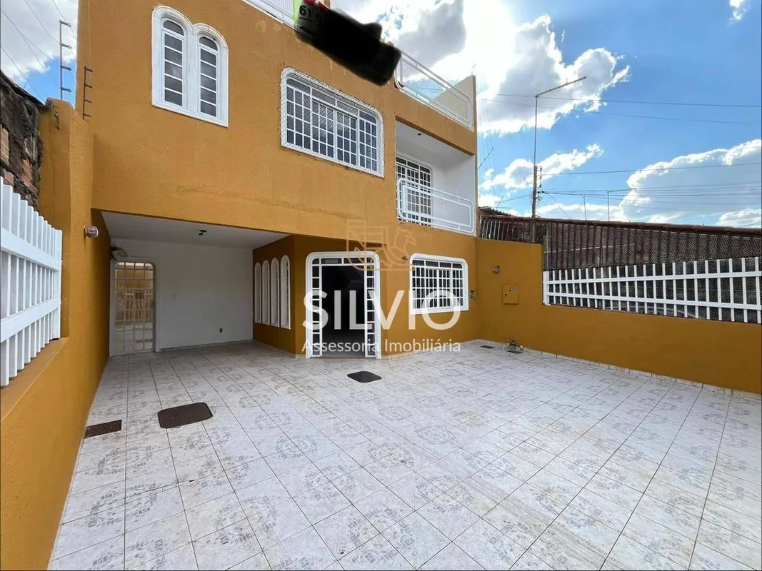 EXCELENTE CASA À VENDA NA QNL – TAGUATINGA NORTE/DF4 QUARTOS, SENDO 1 SUÍTEExcel...