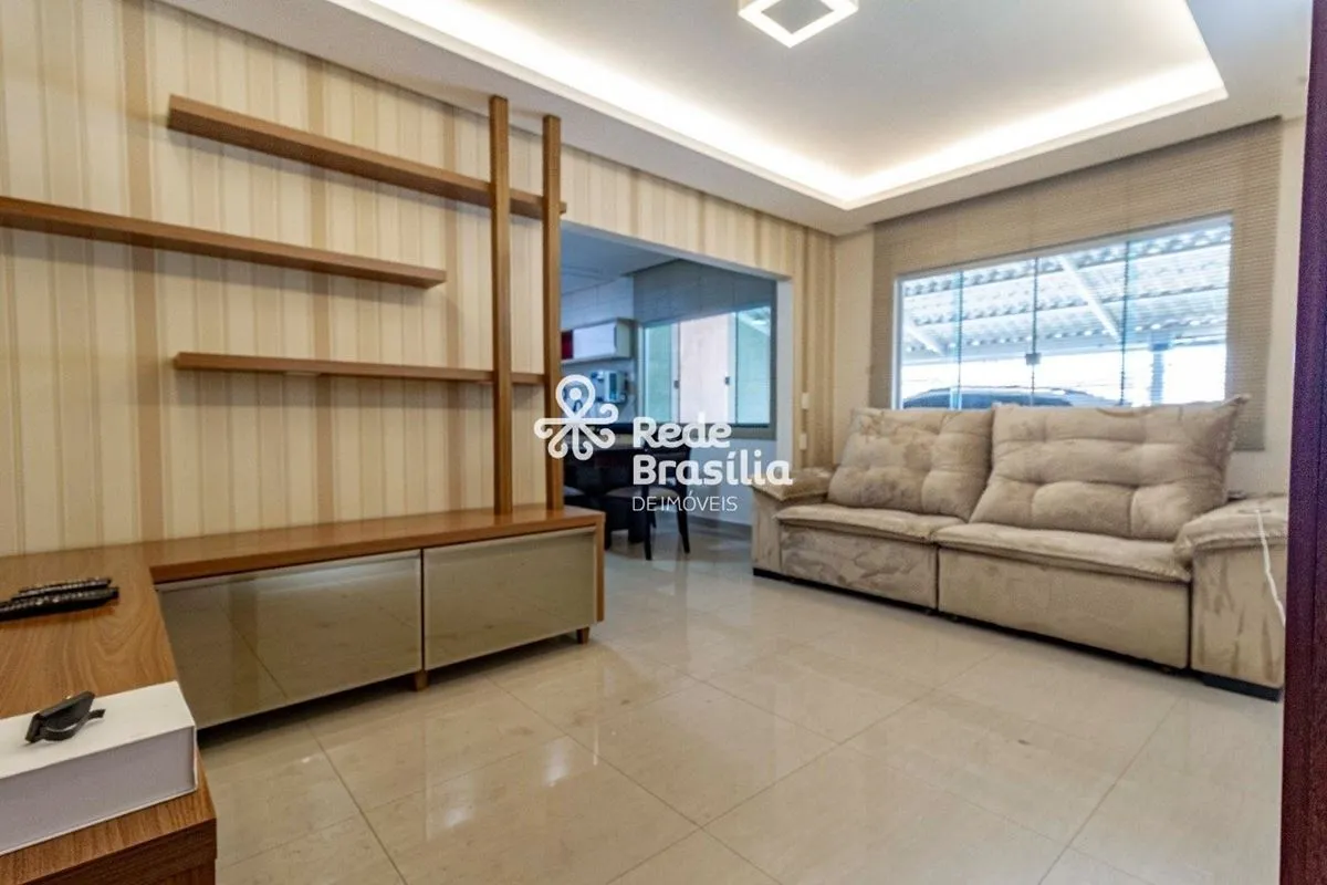 QE 28 | Excelente casa com 02 quartos, sendo 01 suíte, 200m² | Guará II Conforto...