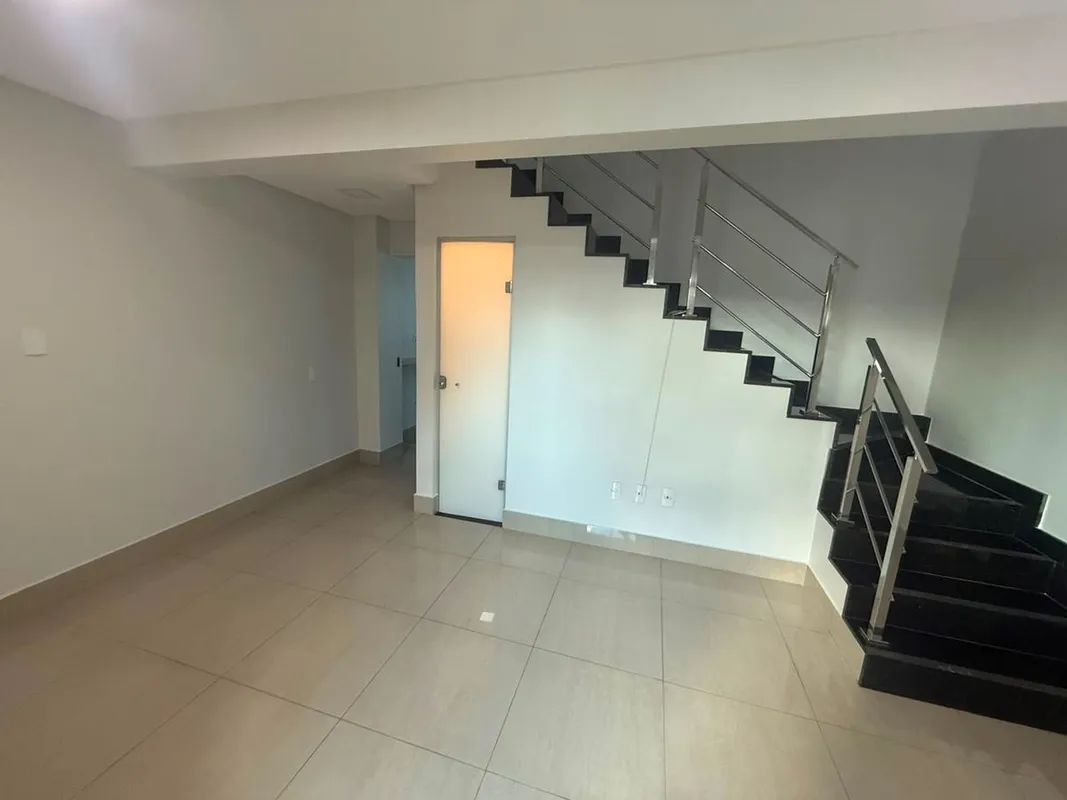 Vendo Apartamento DUPLEX - Jardim Goiás Área: 84 m² 2 suítes Semimobiliado 1 vag...
