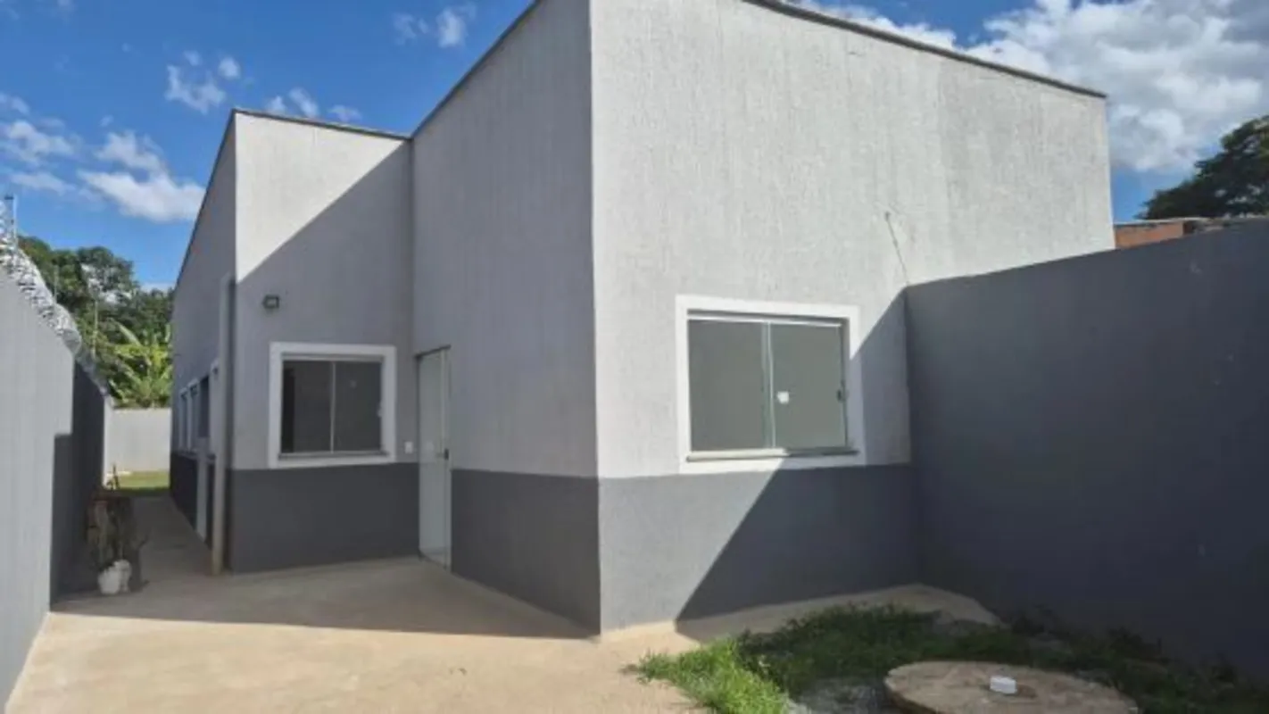 Casa espaçosa à venda em Friburgo – Conforto e segurança para sua família.Descub...