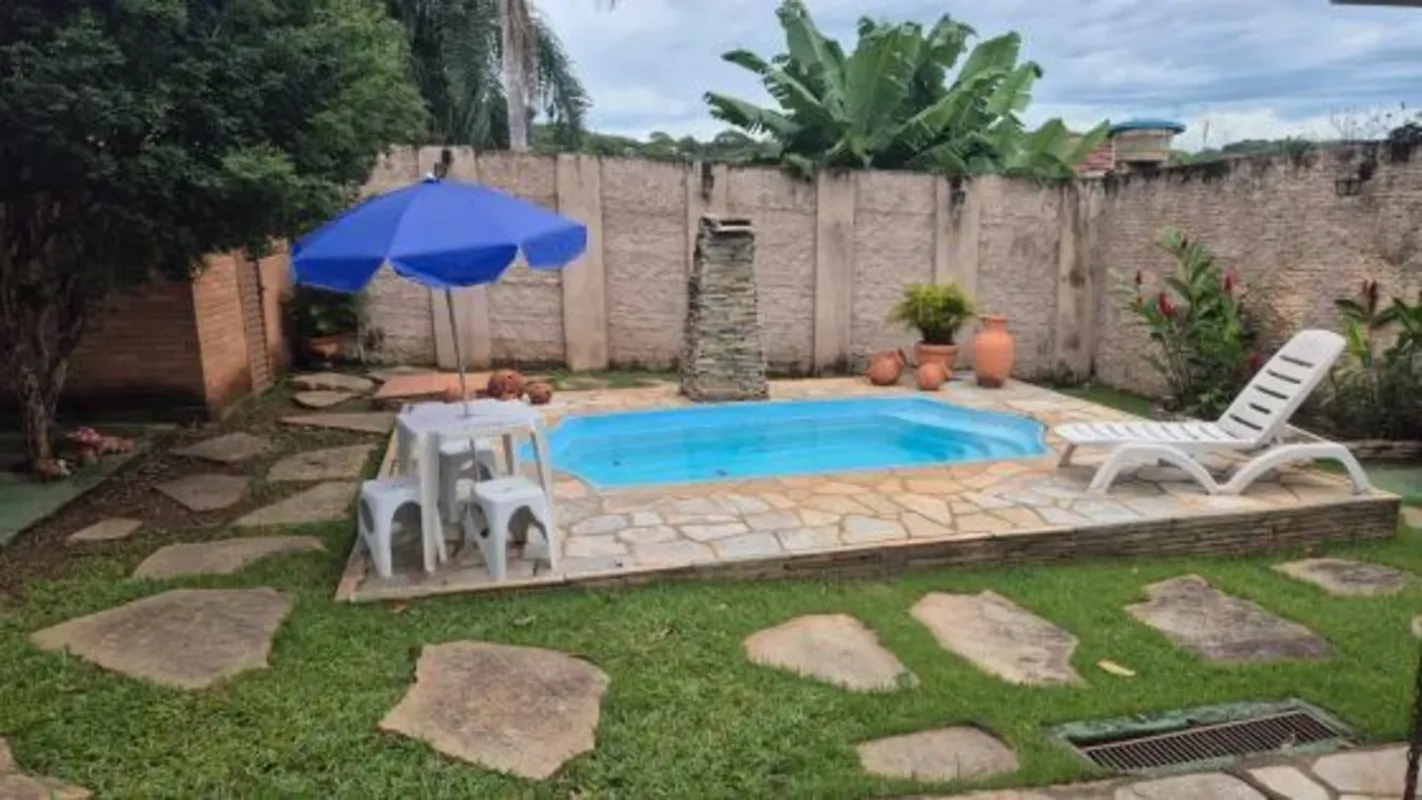 Sua oportunidade de viver com conforto e lazer!Esta casa à venda é perfeita para...