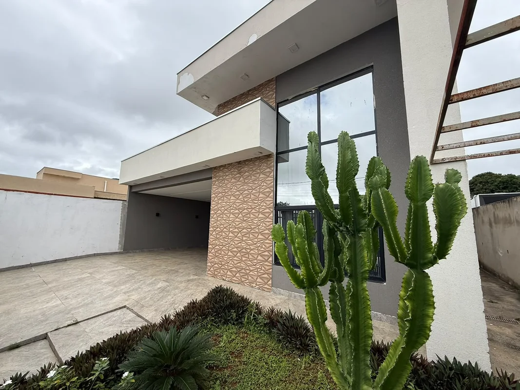 Casa ponte alta norteCondomínio fechadoDF475Casa composta por3 quartos, com suit...
