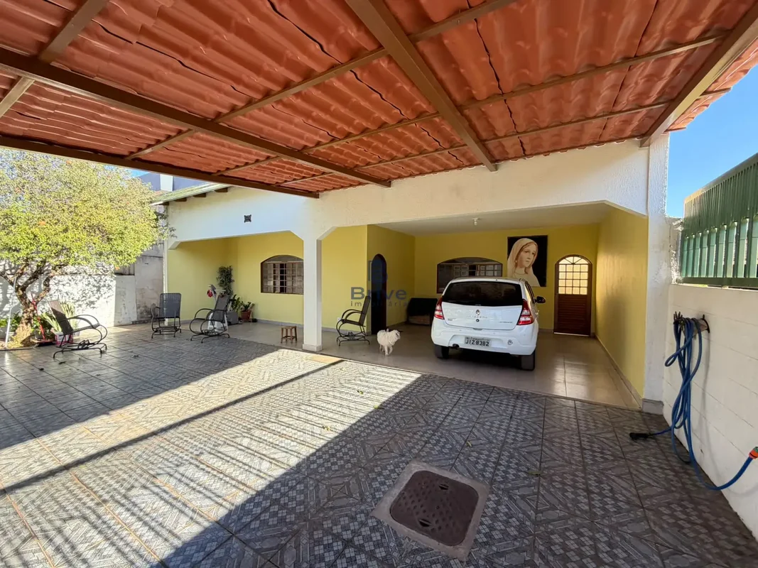 Casa no Setor Sul do Gama, Quadra 01, Conjunto H, com amplo terreno, casa solta ...
