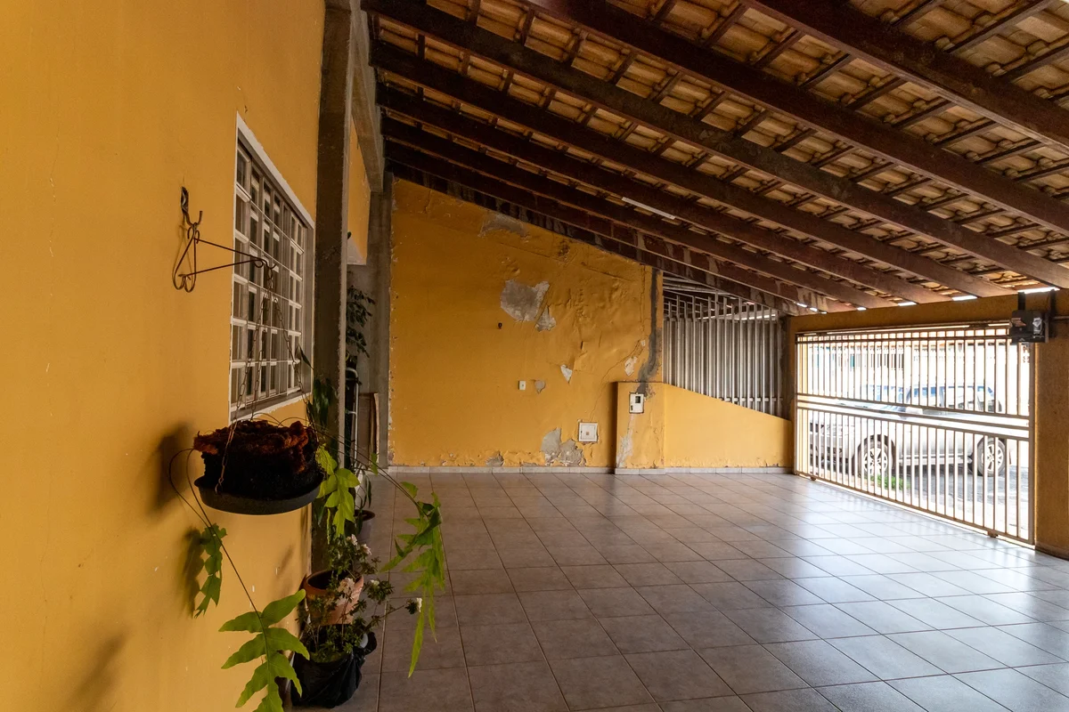 Venha conhecer seu novo lar!Ótima casa com 3 quartos sendo um suíteArmários nos ...