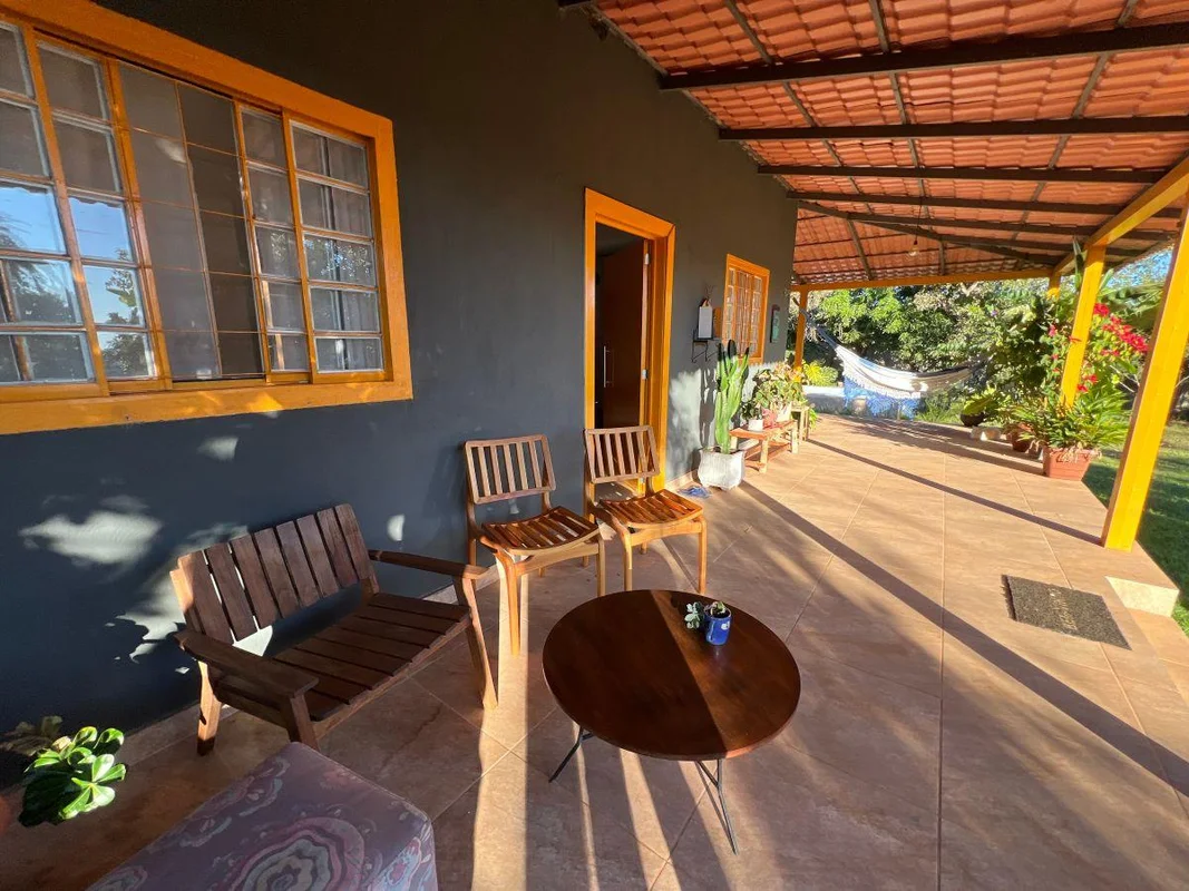 Descubra uma casa impecável no SMLN MI Trecho 10, Lago Norte, Brasília/DF, com 2...
