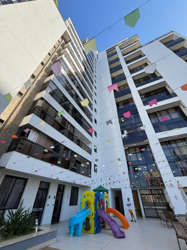 CasaBlanca Mall Residence | Rua 24 Norte 51 m² muito bem distribuídos; 1 suíte a...
