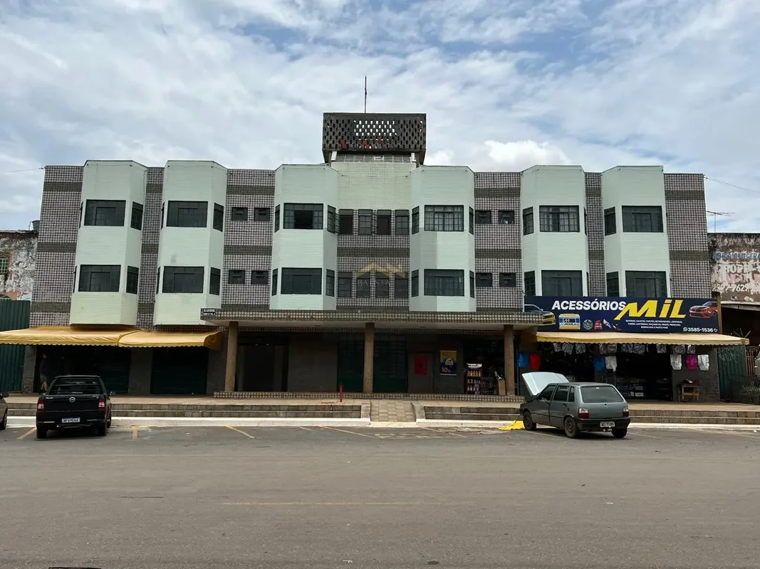 Atenção investidor, a Batista Soluções Imobiliárias vende excelente prédio local...