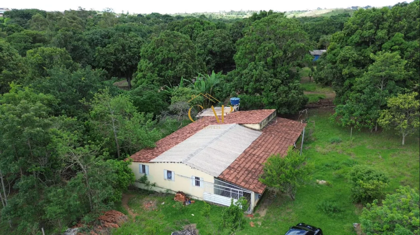 Chácara em BrazlândiaOPORTUNIDADE!Casa composta por:- 4 quartos sendo 1 suíte;- ...