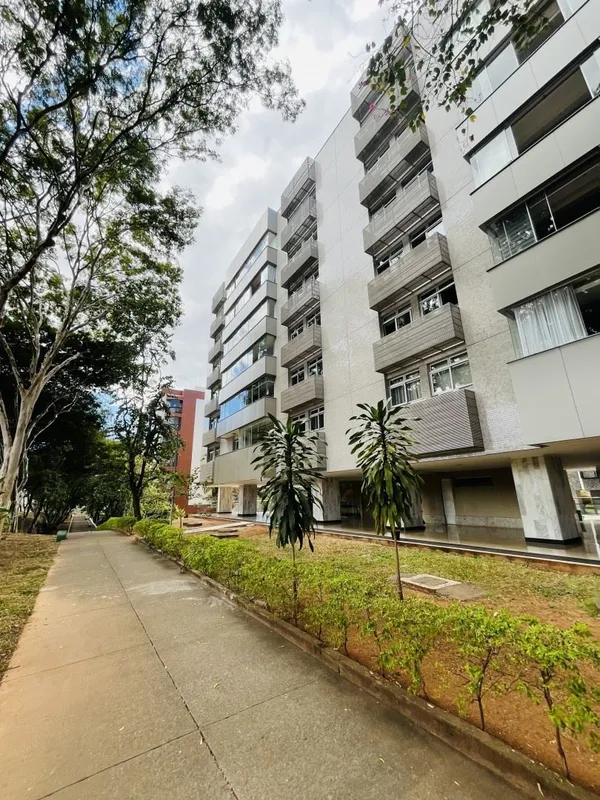APARTAMENTO VAZADO COM VARANDA, VISTA LIVRE E GARAGEM ? EXCELENTE LOCALIZAÇÃOMor...