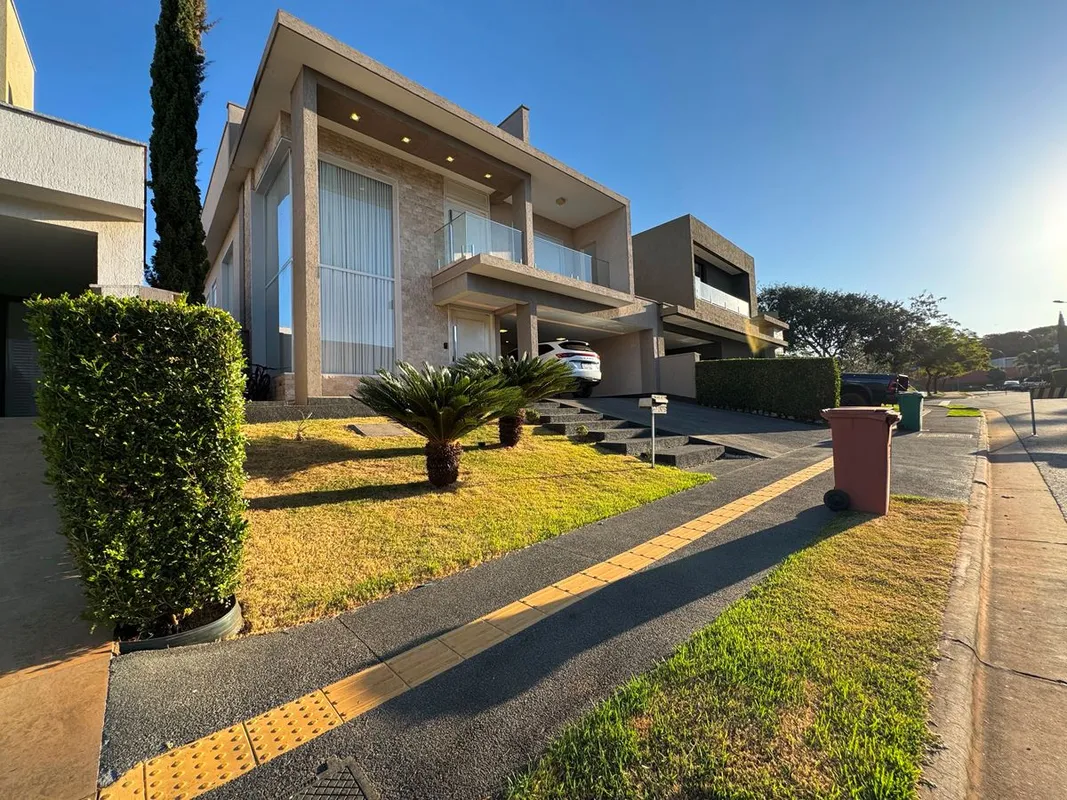 Sobrado no Jardins Valência será vendido mobiliado e decorado São 310 m² de cons...