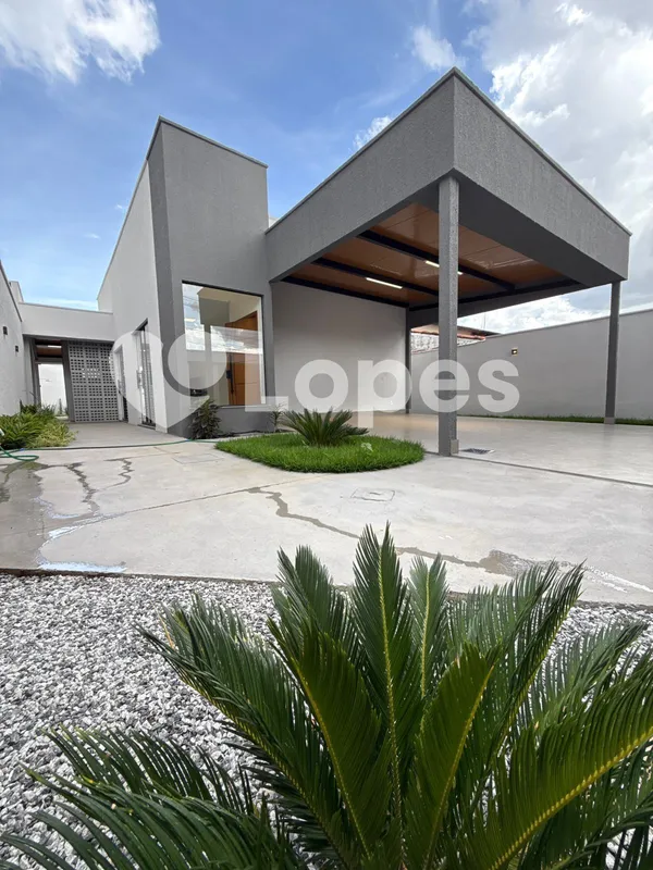 ?? CASA REFORMADA DE 3 QUARTOS À VENDA NO JARDIM HELVÉCIA – APARECIDA DE GOIÂNIA...