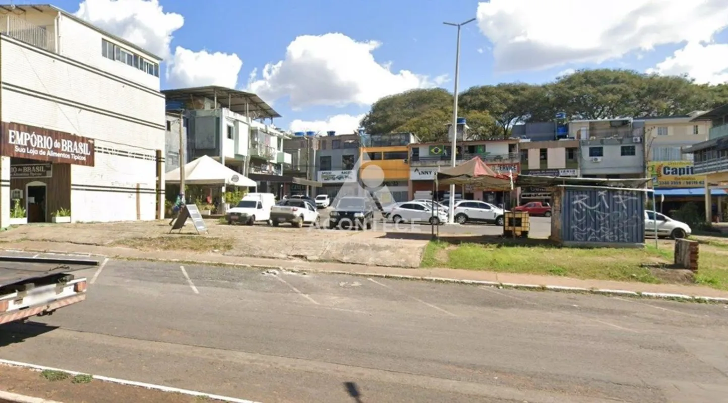 Vista para a W3 + Estacionamento Amplo + Locação Ativa! SCRLN 709 NorteUma excel...