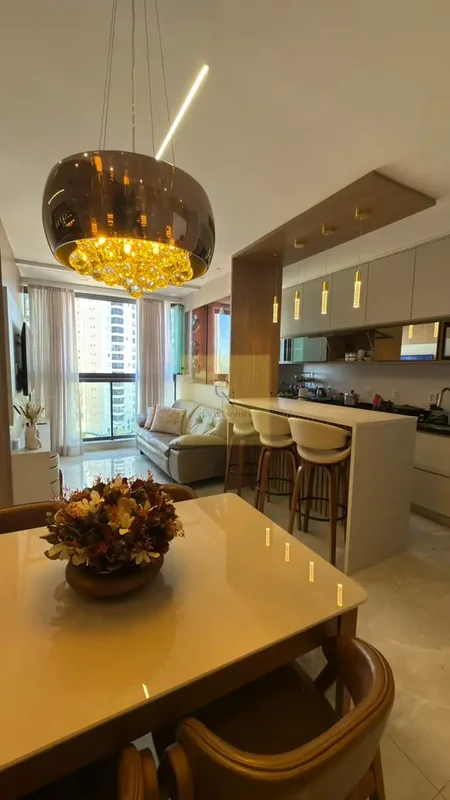 Descubra o conforto e praticidade de morar no Oceania Residence, localizado na R...