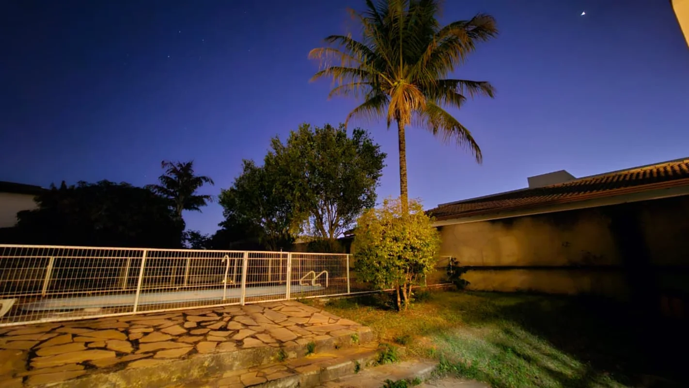 # CASA RECÉM-REFORMADA PARA ALUGUEL NO LAGO SUL | 573 m² CONSTRUÍDOS**573 m² de ...