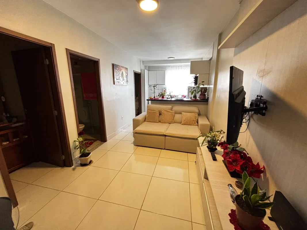 Descubra este confortável apartamento para locação na Rua 4, no coração de Vicen...