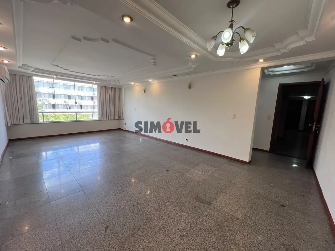 SQN 304, 3 quartos, suíte, hidromassagem, DCE - R$: 1.780.000 e Aceita Financiam...