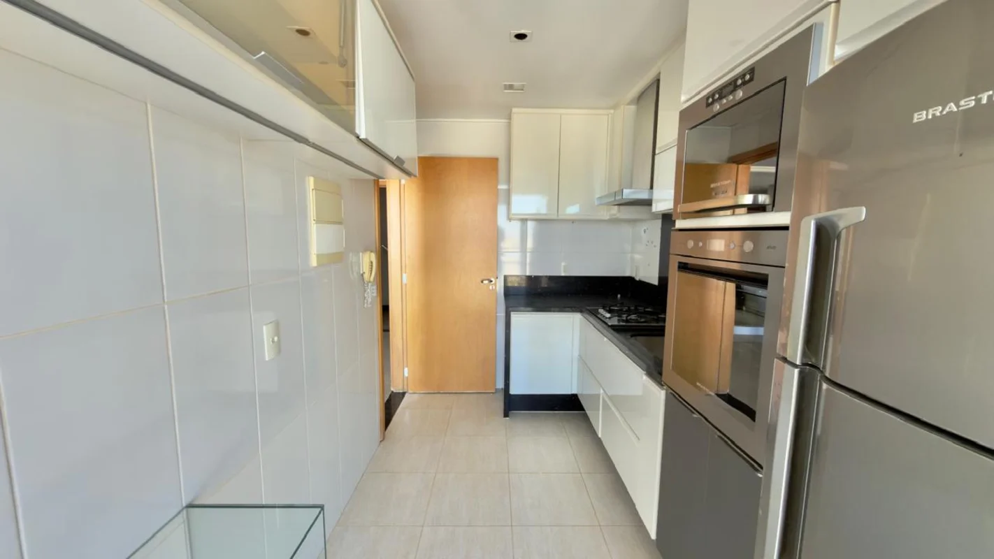 Descrição Excelente apartamento virado para nascente no 27º no Tower Club Reside...
