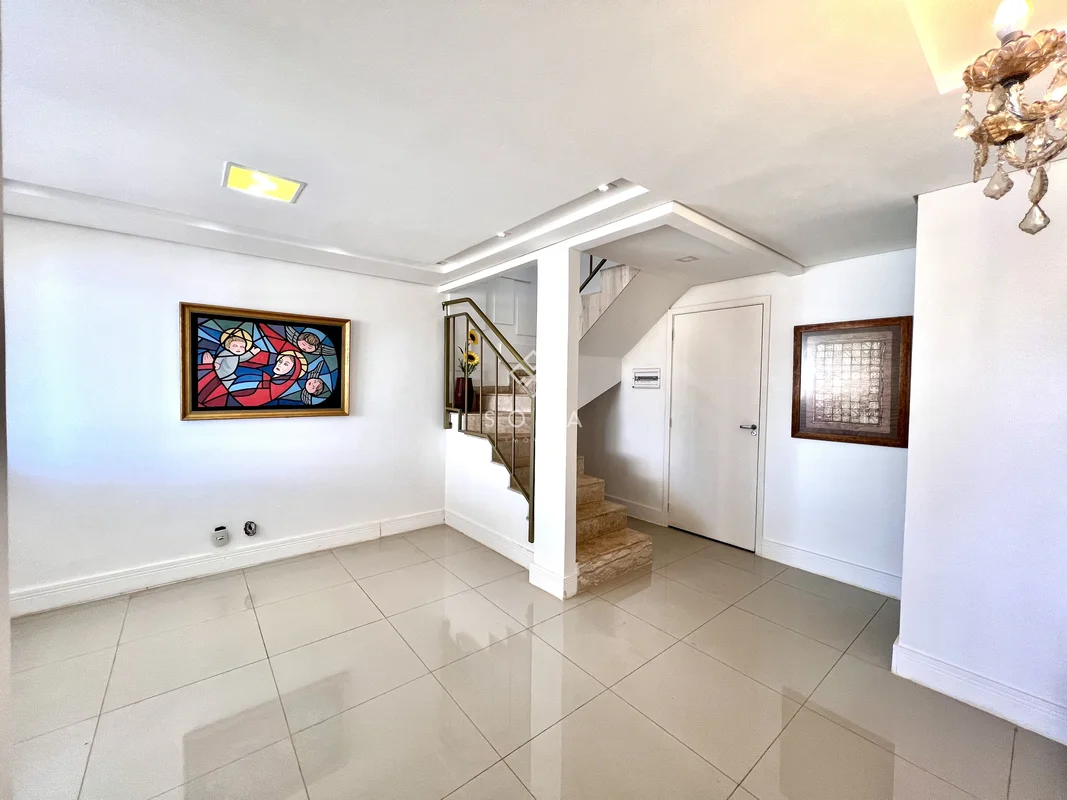 ESPECIFICAÇÕES DA CASA:- Projeto de iluminação;- Sala ampla para dois ambientes;...