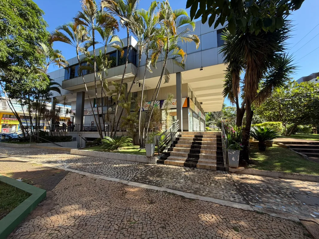 Excelente oportunidade loja de canto com vista livre.A loja possui 3 ambientes:R...