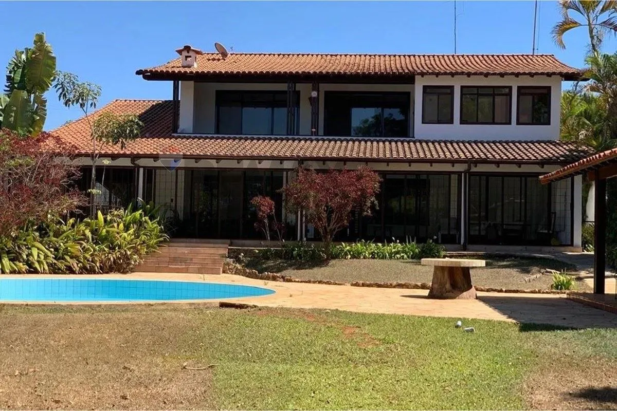 REMAX Prime Home - VENDEEspaço, localização e liberdade para criarNa QI 16 do La...