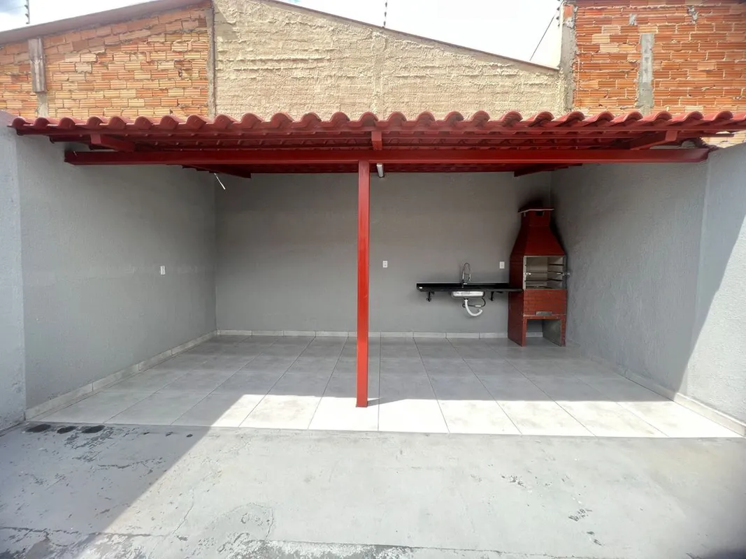 ?? CASA À VENDA – SENADOR CANEDO?? Características do Imóvel:? Lote: 180 m² (6 x...