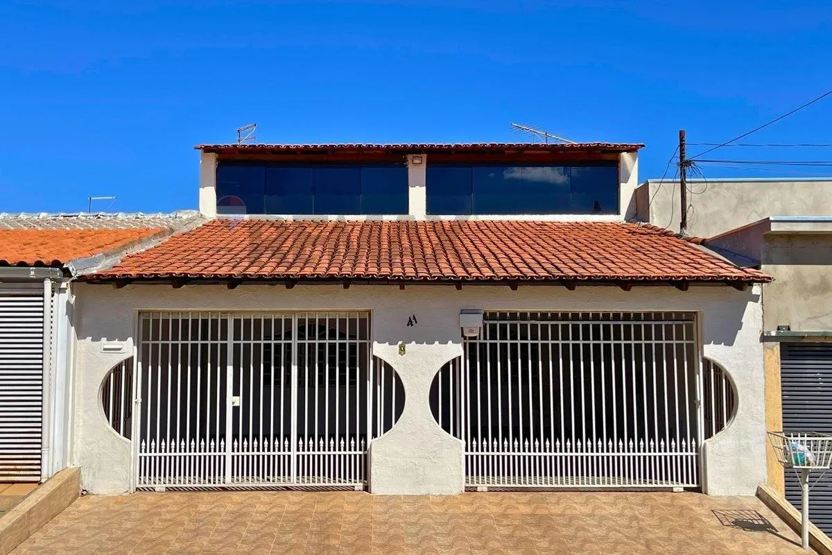 OPORTUNIDADE EM CEILANDIA - CASA ESPACOSA COM 3 QUARTOS E EXCELENTE ESTRUTURA NA...