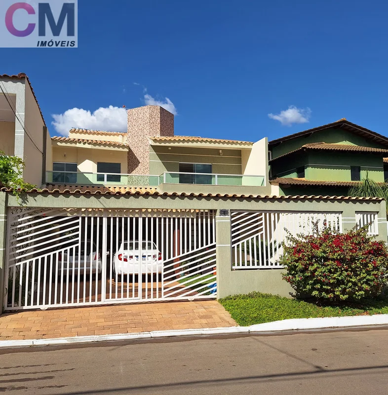 VENDE-SE CASA na rua 12 de Vicente Pires-DFLocalizada em condomínio fechado, com...