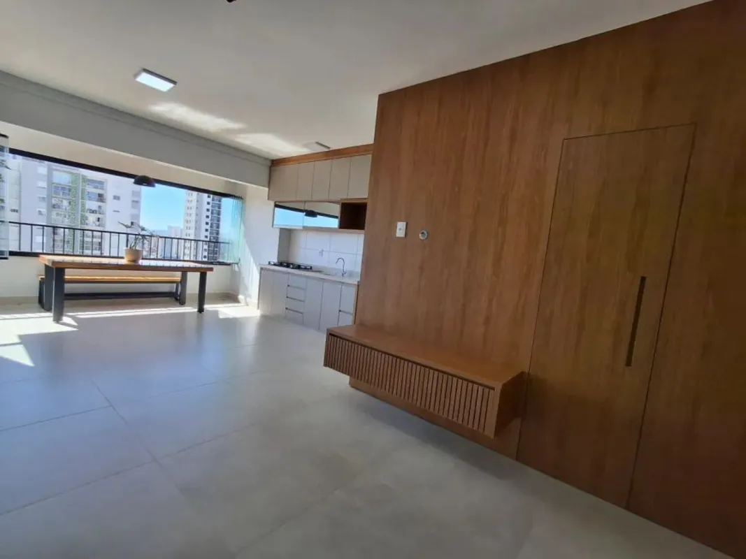 O Apartamento está semi mobiliado completo em armários armários planejados embut...