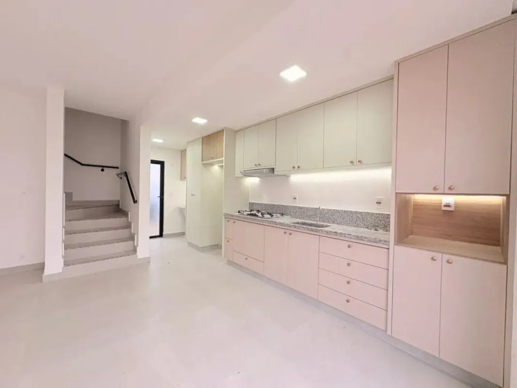 Casa para aluguel no Condomínio Jardins Berlim, de 2 quartos, completa em armári...