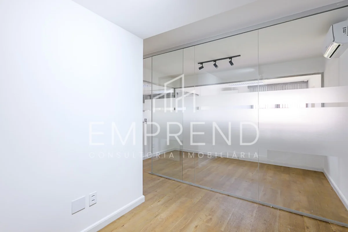 Excelente conjunto comercial com aproximadamente 168 m² de área privativa, distr...