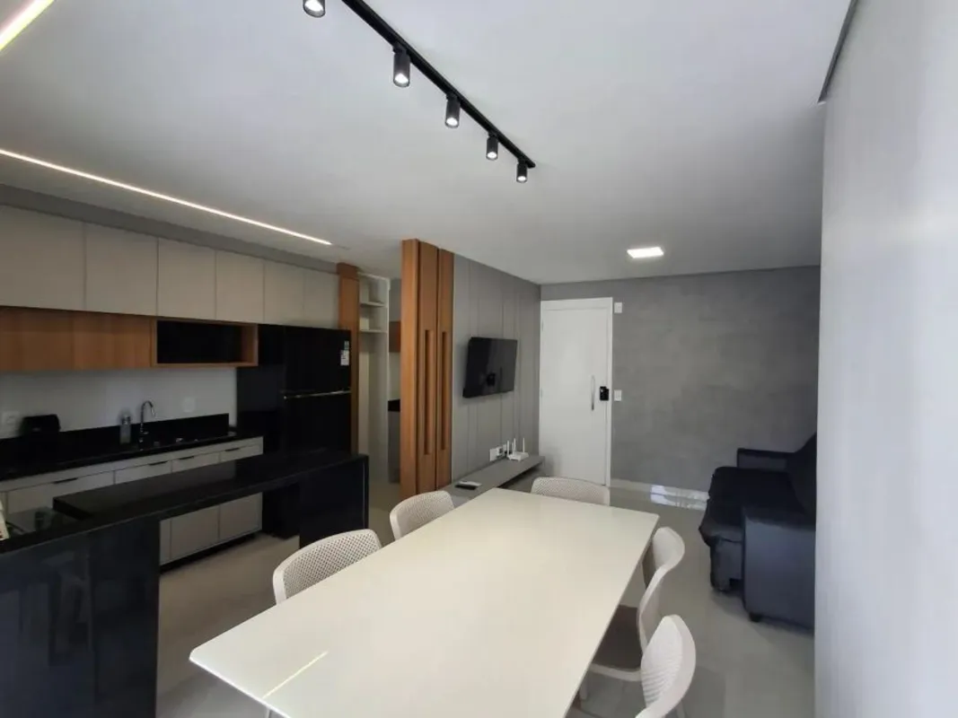 Alugo apartamento 2 Suítes completo em mobília e armários planejados no Edificio...