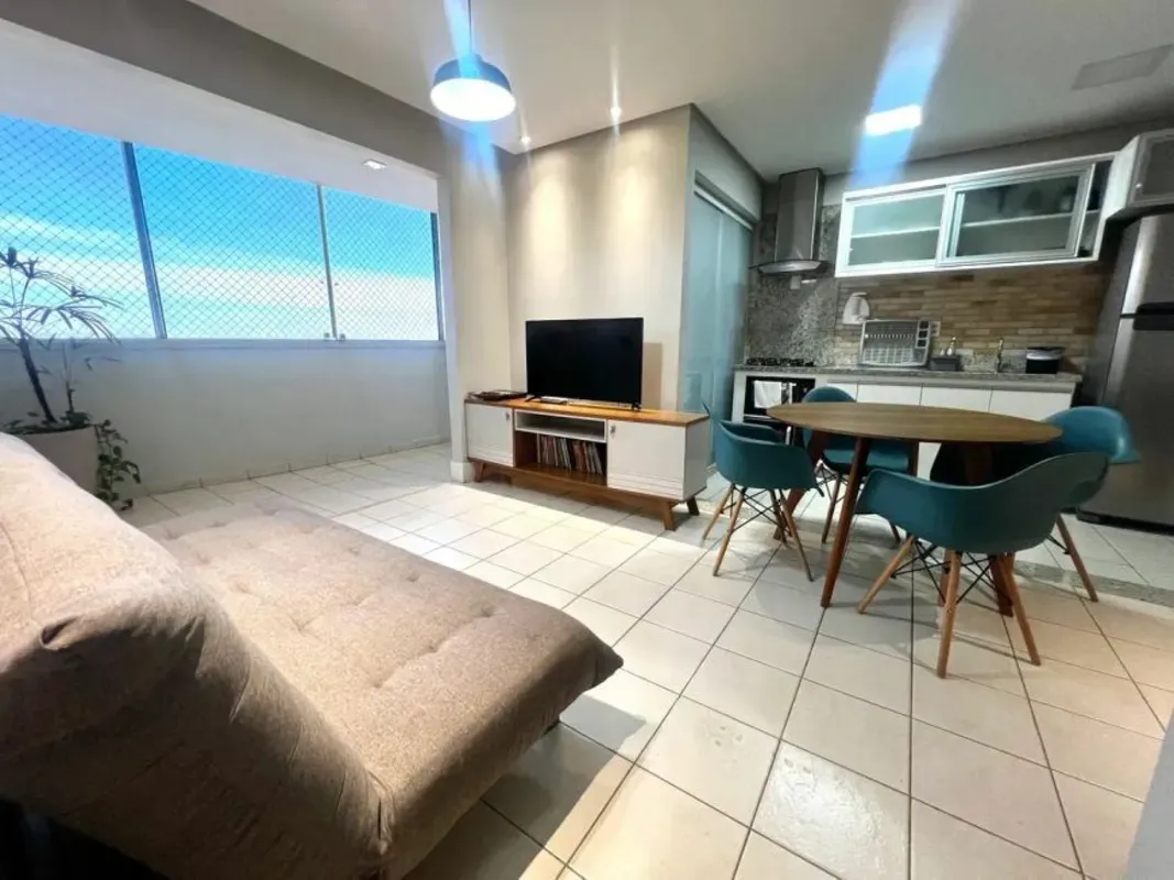 Apresento à venda um apartamento mobiliado de 55 metros, localizado no condomíni...