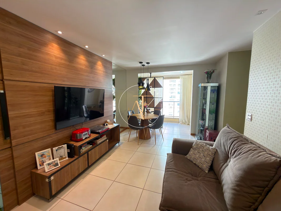 AJF IMÓVEIS | VENDE | VIA ENSEADA | ÁGUAS CLARASR$ 760.000,00Apartamento amplo, ...