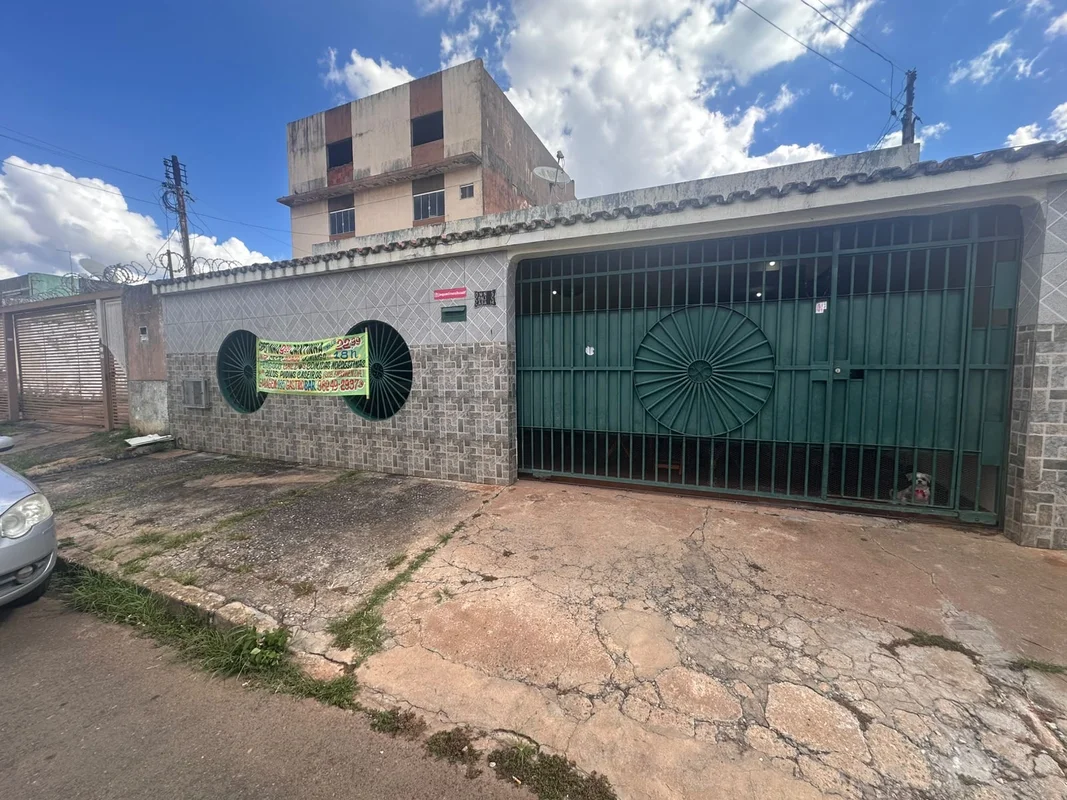 Excelente oportunidade de adquirir uma casa bem localizada no coração de Ceilând...