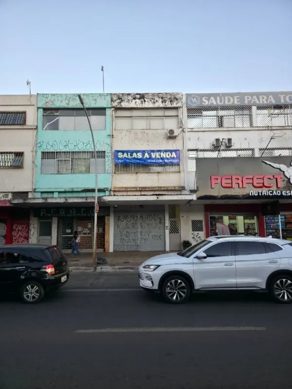 Sala comercial localizada na CRS 503, com banheiro privativo. -1º andar (sobrelo...