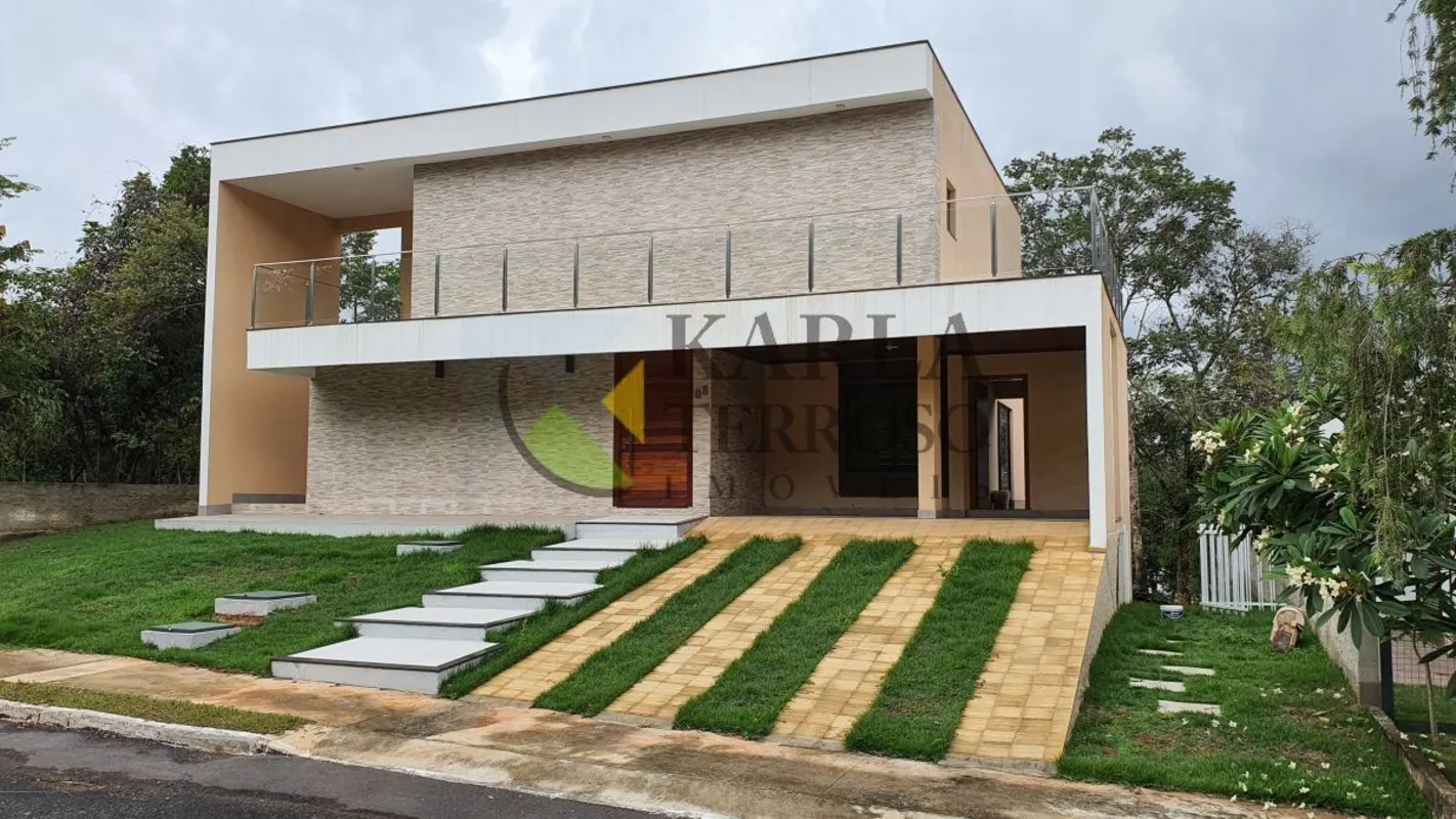 Térreo:Terraço coberto, vestíbulo, WC social, escritório, ampla sala para dois a...