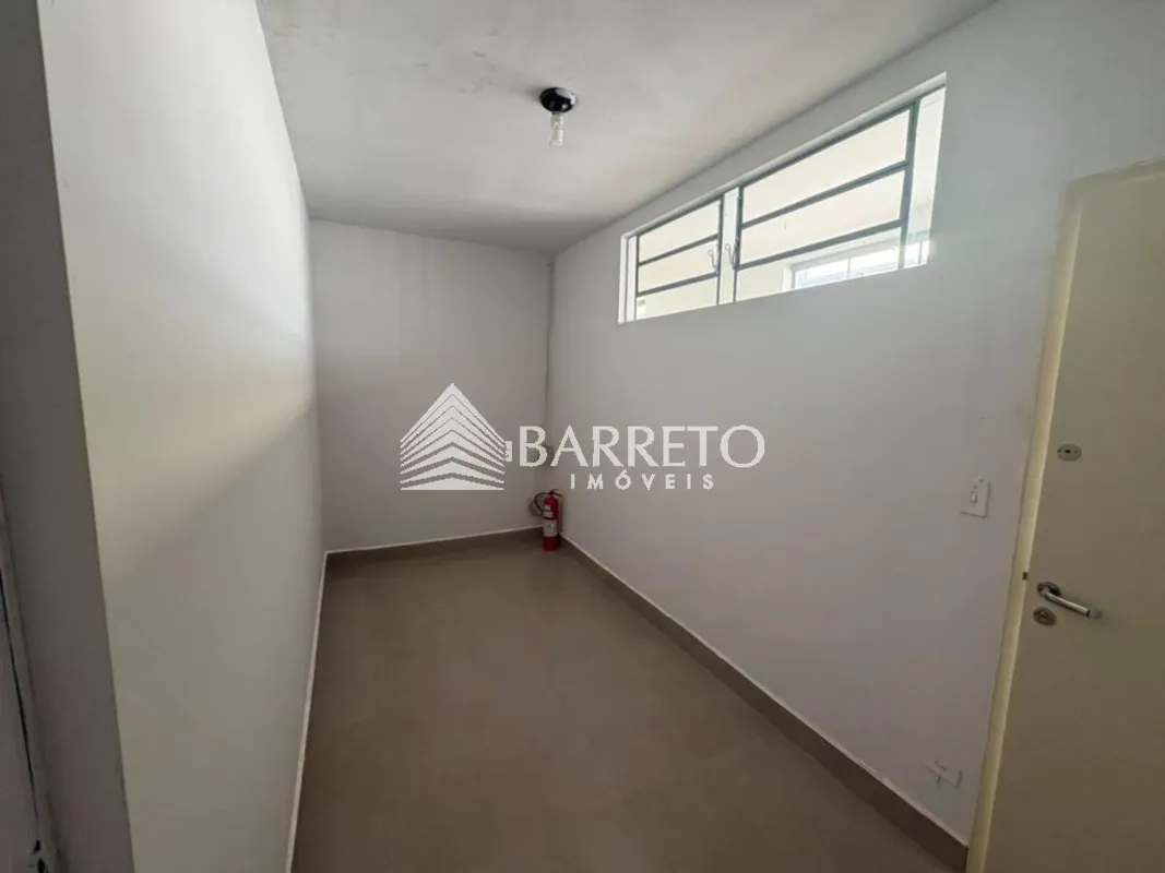 Sala Comercial em galeria, Goiânia, St Bueno, 45M²Localização: Rua T-28, N 1063,...