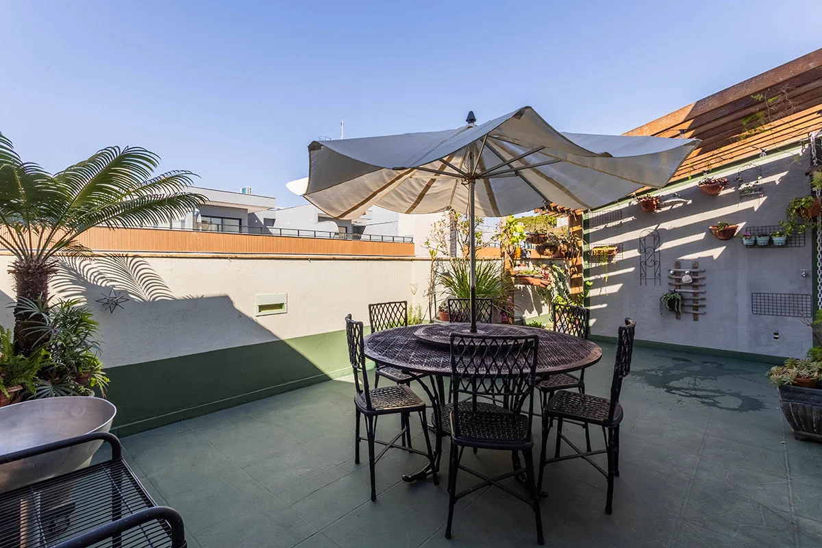 Cobertura na SQN 402 — Seu novo jeito de morar em BrasíliaImagine chegar em casa...