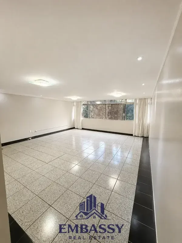 magine morar na confortável Asa Sul, em Brasília, no charmoso bairro SQS 309. Es...