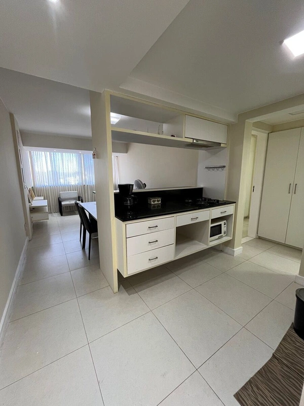 ALUGO EXCELENTE APARTAMENTO MOBILIADO COM VISTA LIVRE PARA O NASCENTE, COM 51 M2...