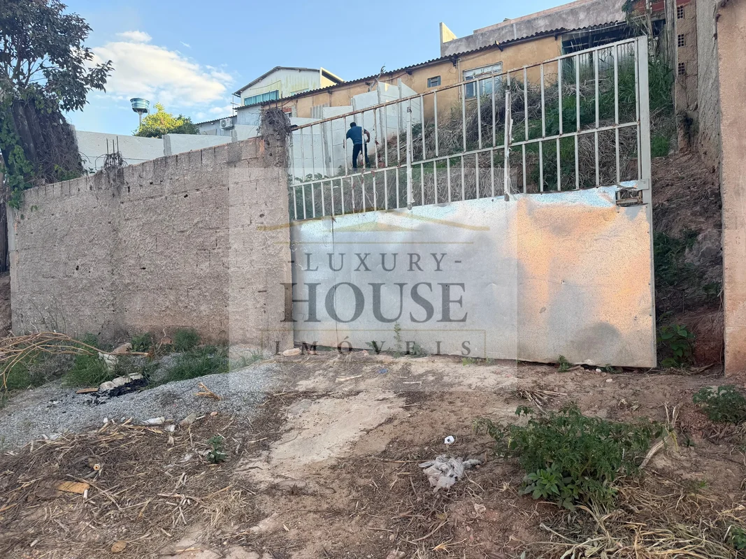 Oportunidade de adquirir um lote residencial na SHA Conjunto 5 Chacará 128, em A...
