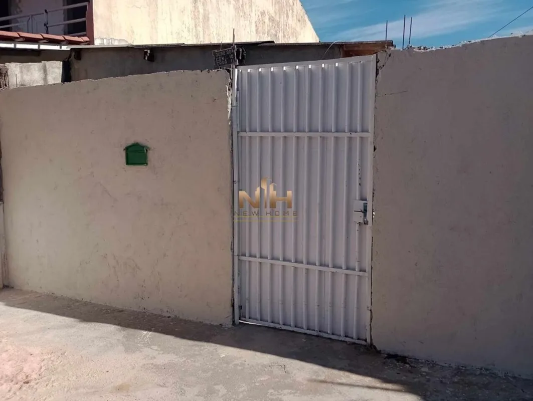 Na quadra 304, Recanto das Emas. Grande oportunidade casa simples sozinha lote p...