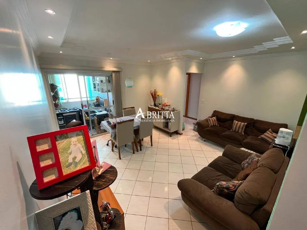 Excelente apartamento de 3 quartos no Residencial Shangrilá, localizado na Rua 5...