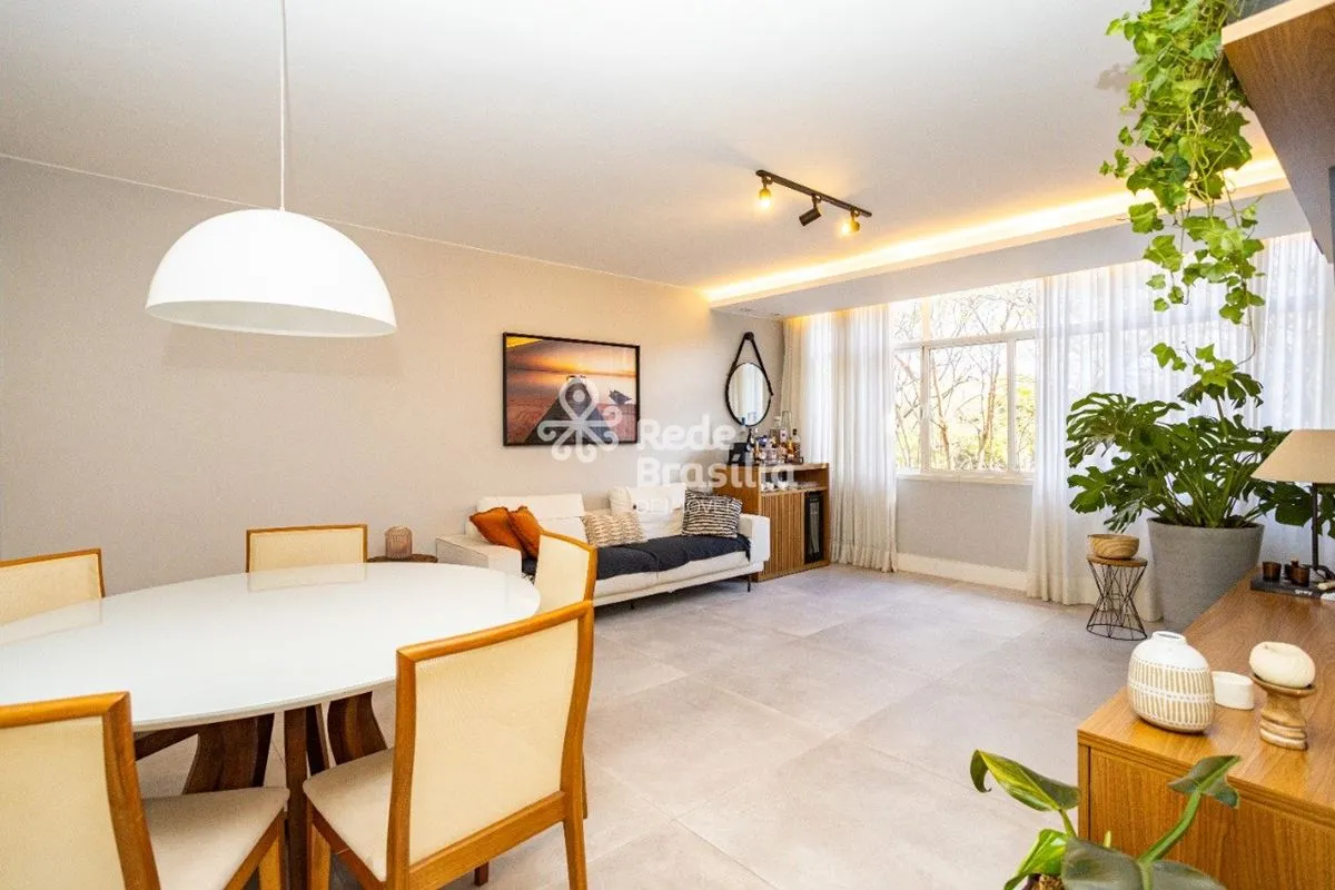 SQS 302 - Asa Sul Apresentamos este excelente apartamento de canto, ideal para q...