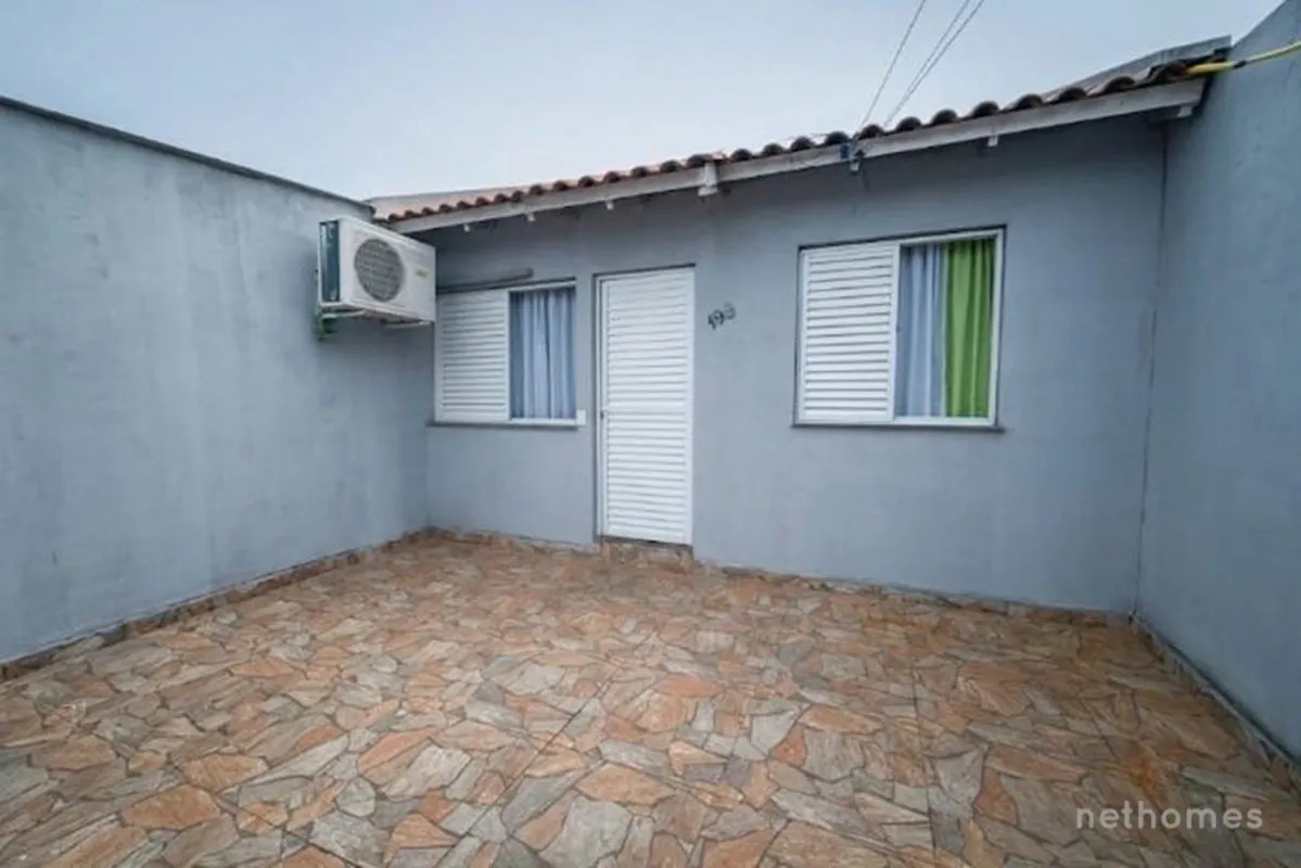 Descubra esta encantadora casa à venda em Canoas, localizada na tranquila Rua Mi...
