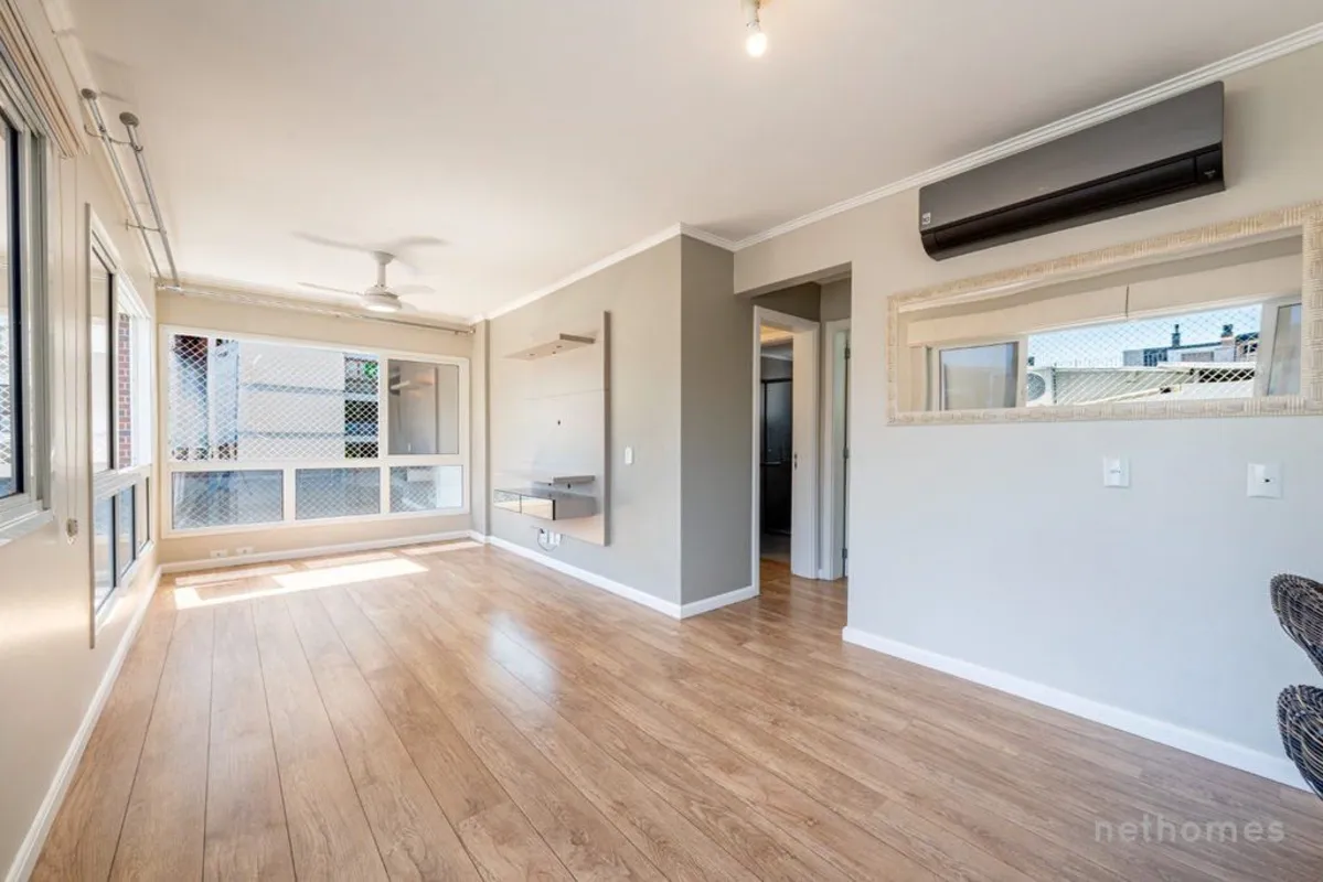 Lindo apartamento semimobiliado no Bairro Rio Branco! Conta com 2 dormitórios, s...