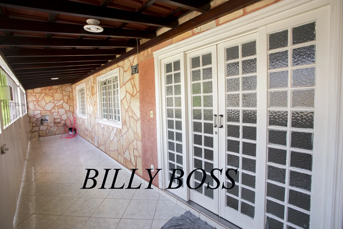 Vendo casa na Vila Buritis - Planaltinapróximo ao Supermercado PiauiLote vazado,...