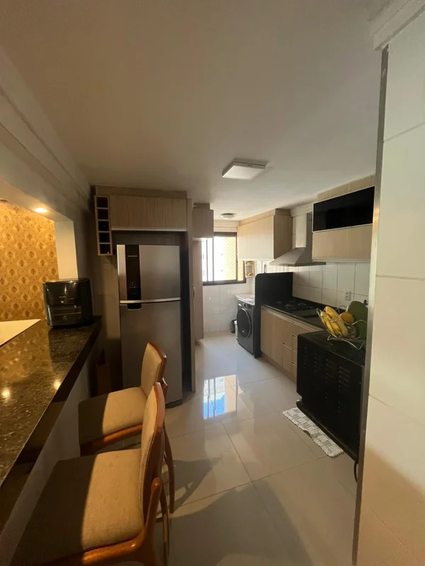 Apartamento reformado, andar alto ( 18 ° andar), no porcelanato, com 3 quartos ,...