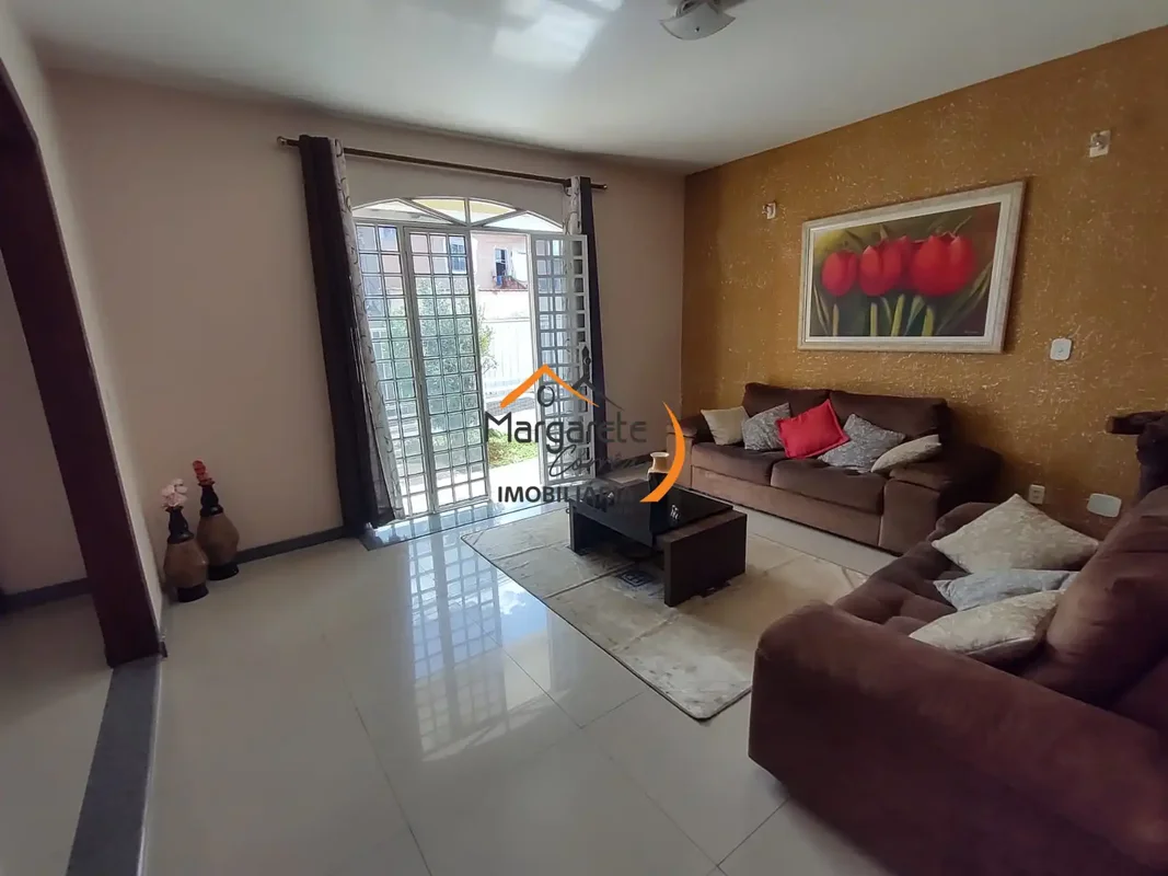Imobiliária Margarete Corrêa vende casa no Condomínio Rio Negro.*Não Aceita Fina...